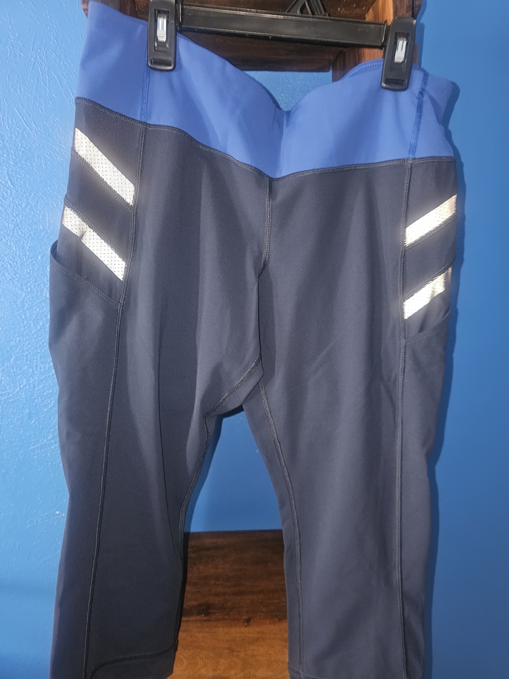 Lululemon Run: A Marathon Cropped Leggings Women's Size 10 Blue/Gray Reflective